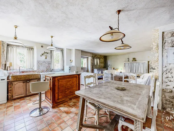 Maison 10 pièces 240 m²