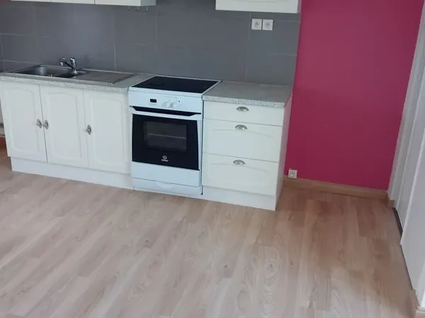 Loue appartement f2 centre landivisiau