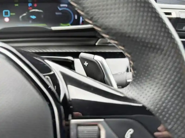 Peugeot 508 hybrid 225 e-eat8 gt — photo 28