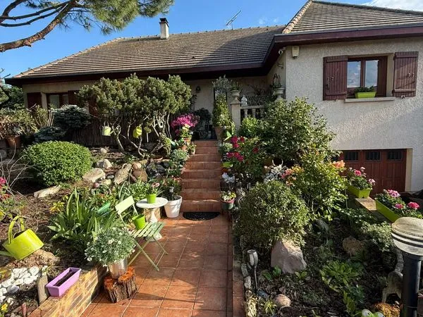 Maison 5 pièces 168 m²