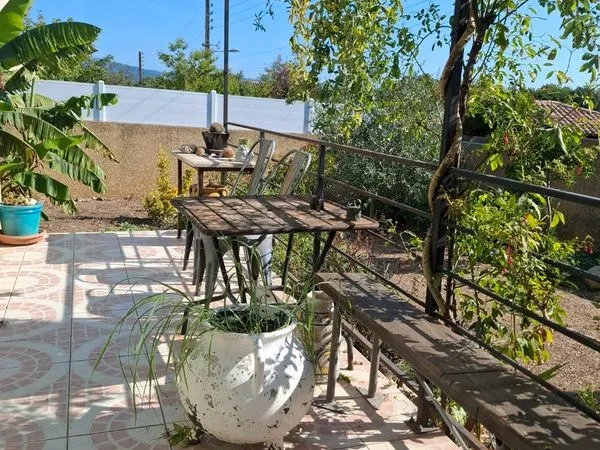 Maison individuelle de 140 m² - Terrain 476 m² avec jardin & garage - 221 000