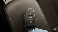 Peugeot 2008 1.2 PureTech 130ch S&S GT EAT8 — photo 16