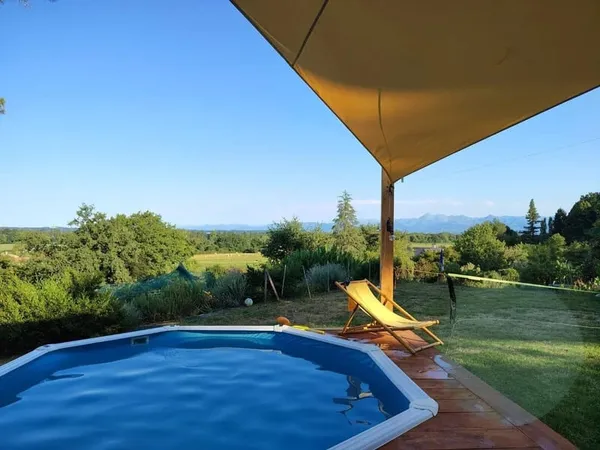 Maison rénovée 5 chambres avec Piscine et terrain