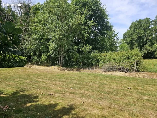 Terrain 1 095 m² Chevroux
