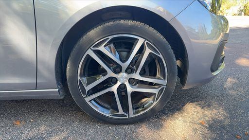 Peugeot 308 SW 1.5 BlueHDi 130 - Allure – 2018 – 114193 km – Diesel – Boîte Manuelle — photo 23
