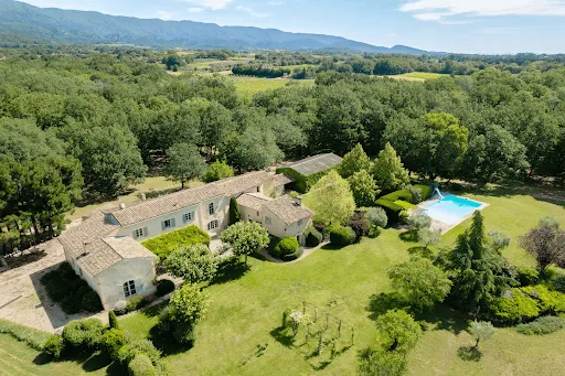 Propriété 11 pièces 256 m²