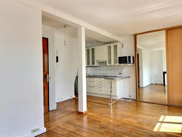 STUDIO 26,89 M² PARIS 14 Guy Hoquet