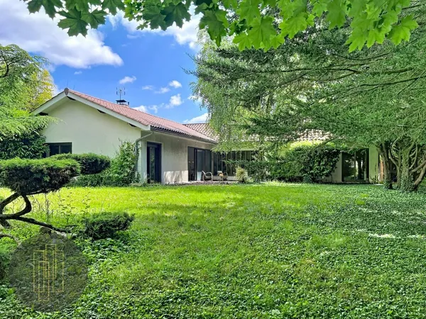 VILLERANCHE CENTRE - VILLA D'ARCHITECTE 200M² DE PLEIN PIED -