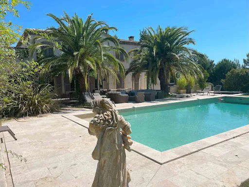 Maison 10 pièces 300 m²