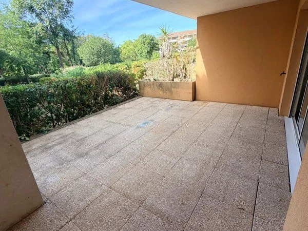 T3 73 m2 dans résidence sécurisée avec piscine