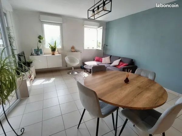 T4 meublé 75m2 + terasse et parking