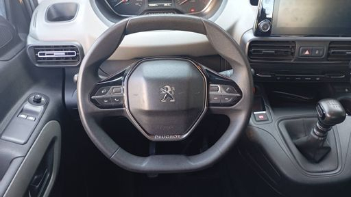 Peugeot Rifter 1.5 BlueHDi 130 - Allure – 2019 – 95002 km – Diesel – Boîte Manuelle — photo 44