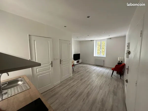 Studio de 24m2 100m de la gare quartier recherché