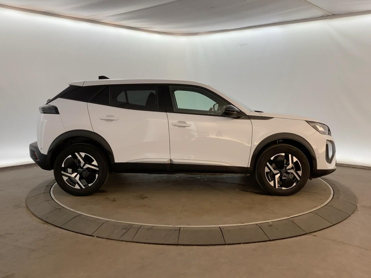 Peugeot 2008 hybrid 145 ch e-dcs6 allure — photo 4