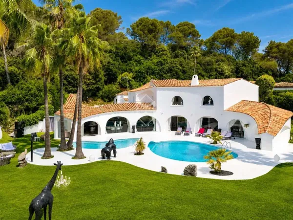 Maison 8 pièces 500 m²
