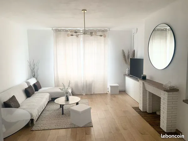 À louer - Appartement meublé de 90 m² avec terrasse de 30 m² - Quartier Saint‑Pierre