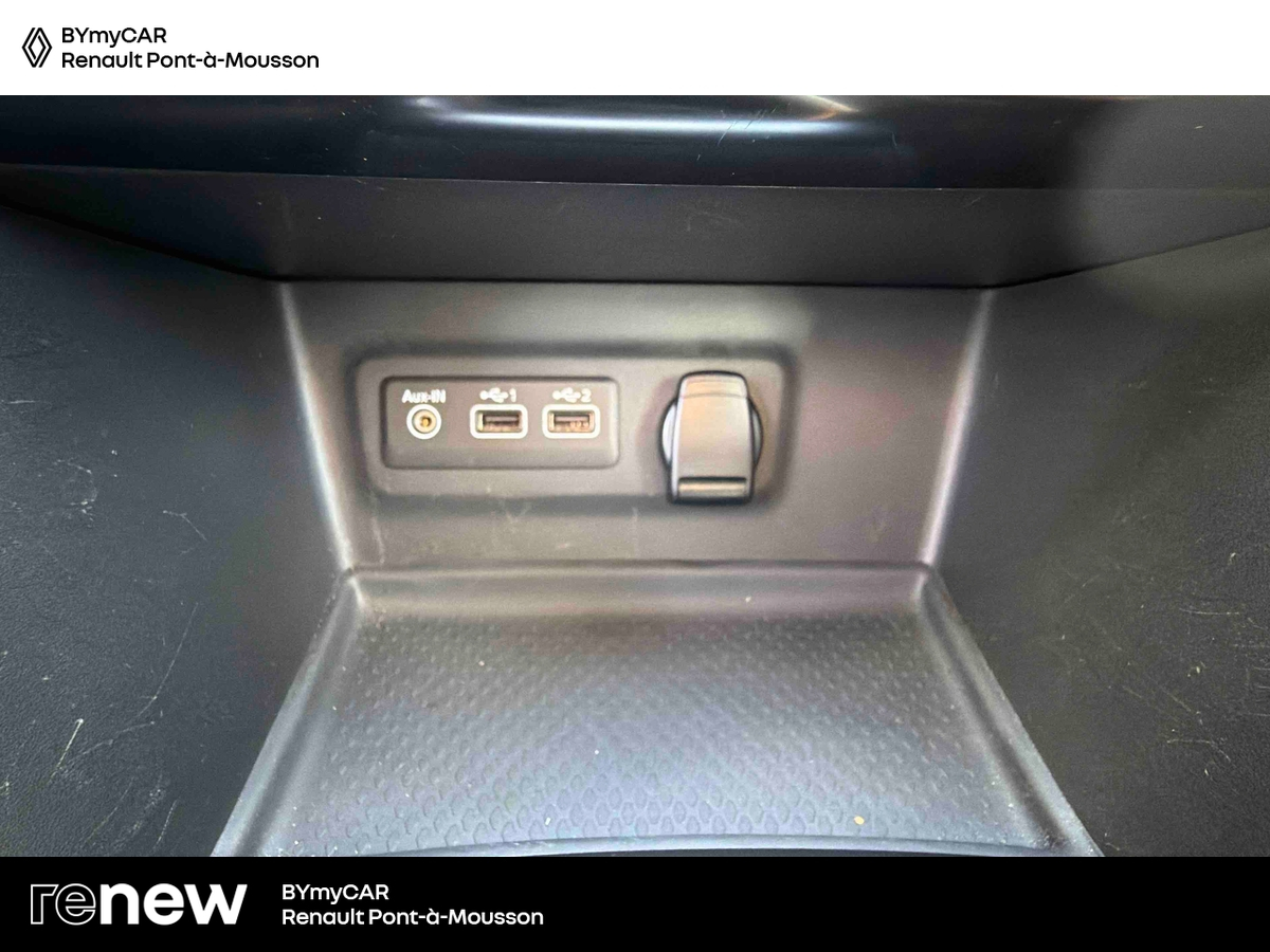 Renault Mégane IV Berline TCe 115 FAP — photo 17