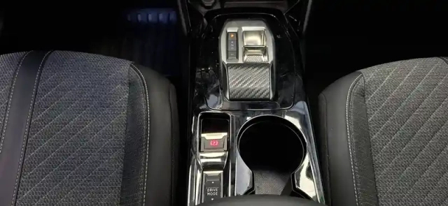 Peugeot 208 hybrid 100 e-dcs6 — photo 24
