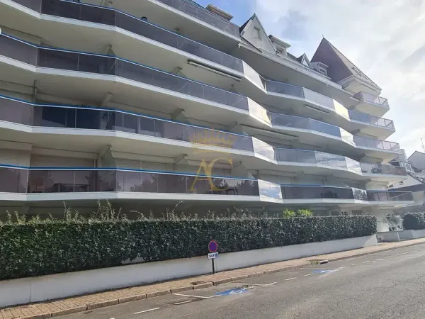 Le Touquet Paris-Plage - T2 cabine avec terrasse face à la pinède.