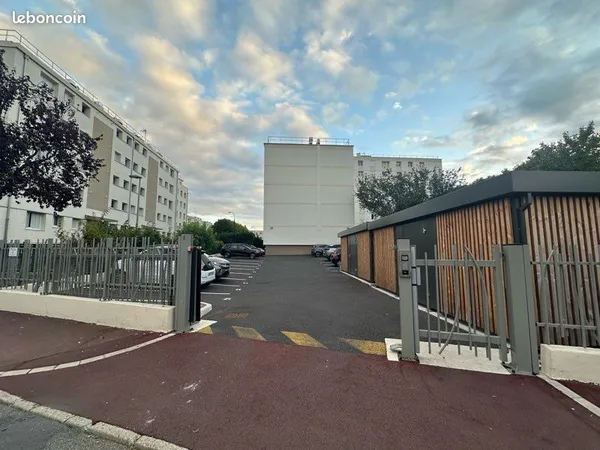 Parking sécurisé neuf - angle rue Volta / Stéphane Mony - Quartier Pereire