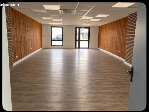 Local, Commercial