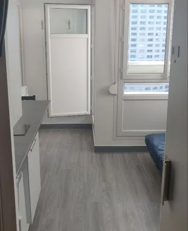 Studio meublé 12m² - En bas de la place des Lices Centre Rennes