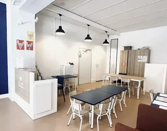 Local 77 m²