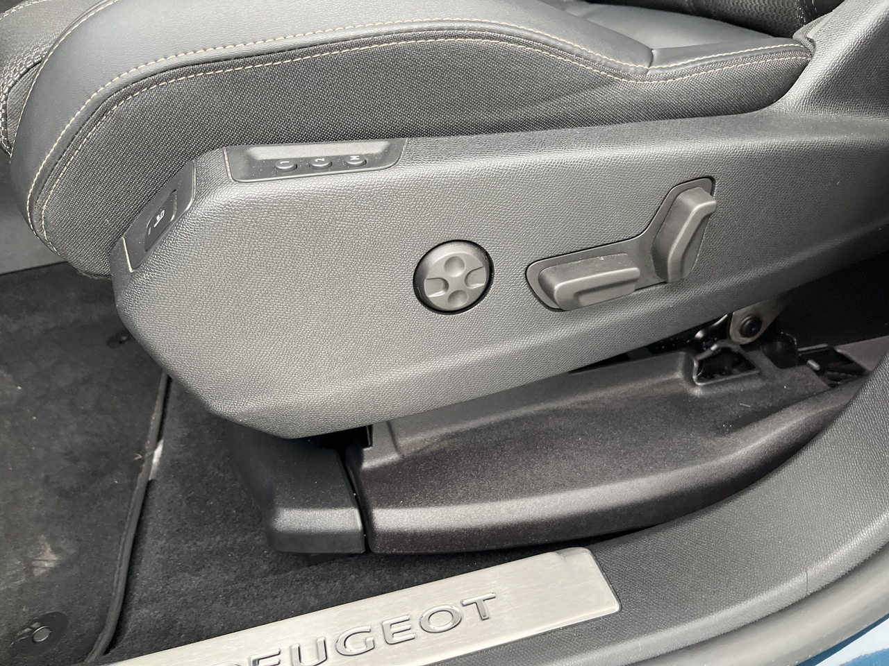 Peugeot 3008 — photo 49