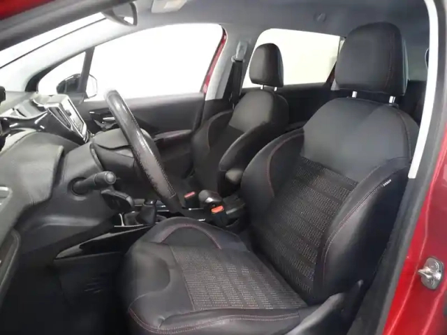 Peugeot 2008 1.2 puretech 110ch gt line s&amp;s — photo 12