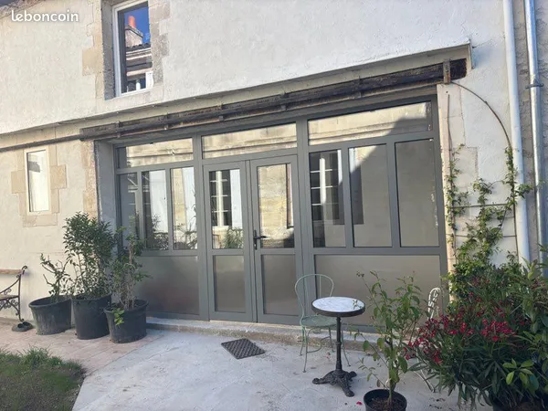 T1 bis 40 m2 coeur de St Jean d Angely