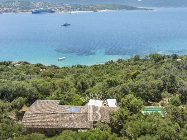 Villa 240 m²