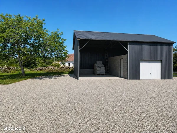 LUZILLE - Hangar de stockage avec garage accolé - 70 m²