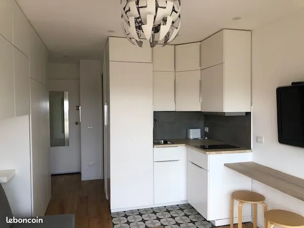 .Studio meublé vue mer, parking privé