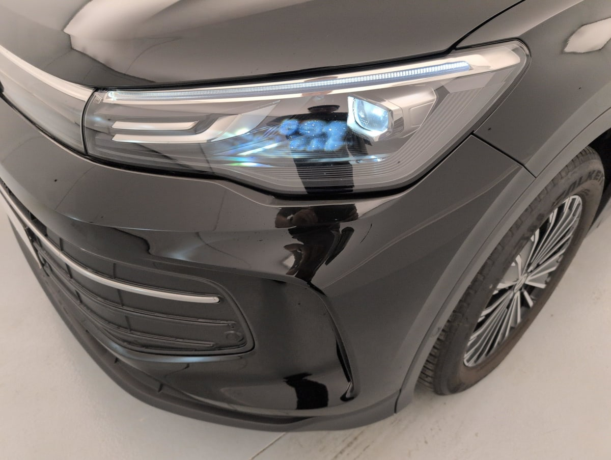 Volkswagen Tiguan — photo 22