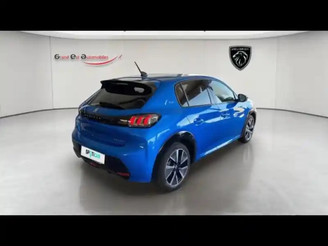 Peugeot 208 e- 136ch gt line — photo 6