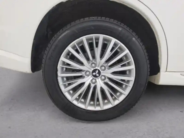 Mitsubishi Outlander phev twin motor intense 4wd + attelage — photo 16