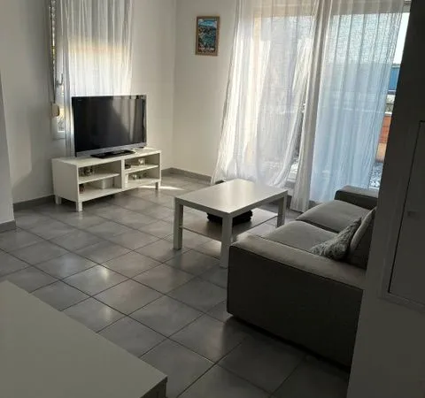 Appartement 2 pièces avec terrasse, garage et parking - Libre immédiatement-résidence principale ou 