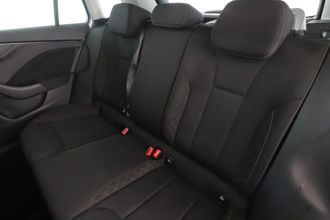 Skoda Kamiq 1.0 TSI Young Edition DSG7 — photo 13