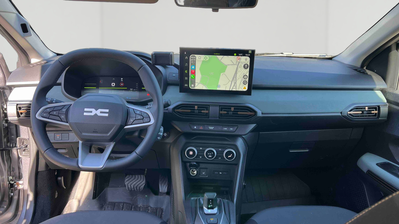Dacia Jogger Hybrid 155 7 pl — photo 9