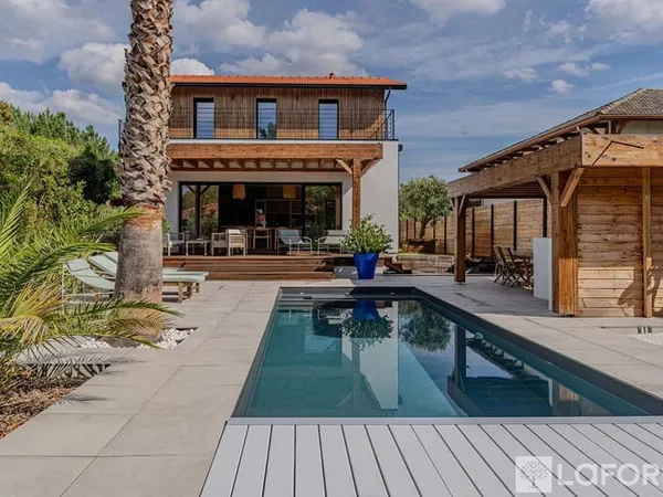 Villa 8 pièces 226 m²
