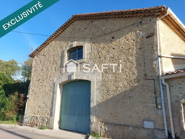 Remise en pierre de 235 m² avec vue dégagée sur la campagne