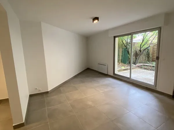 Appartement 42 m² avec terrasse et parking - Noisy-le-Grand Centre