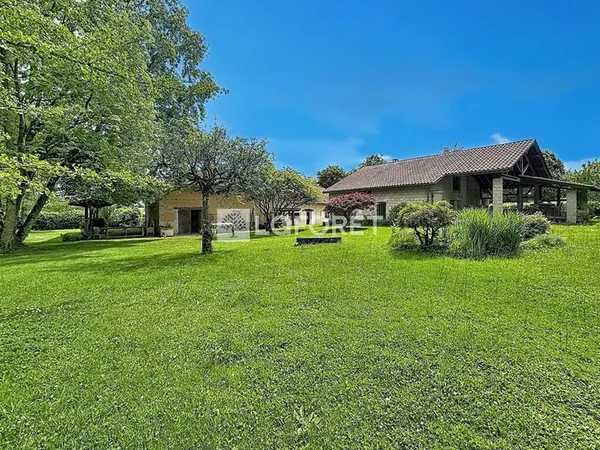 Maison 9 pièces 263 m²