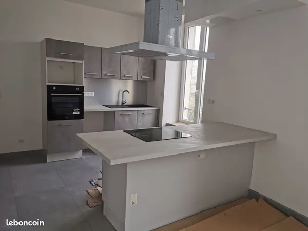 🌊 À LOUER - BEL APPARTEMENT F3 DE 77 m² AVEC BALCON AU BORD DE L'EAU 1 RUE LARUELLE ST NICOLAS DE PO
