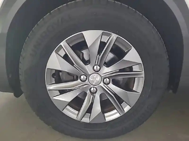 Peugeot 2008 puretech 130 s&amp;s bvm6 — photo 13