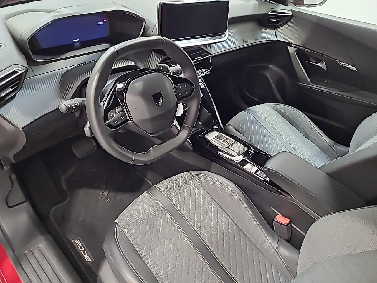 Peugeot 2008 puretech 130 s&s eat8 allure — photo 9
