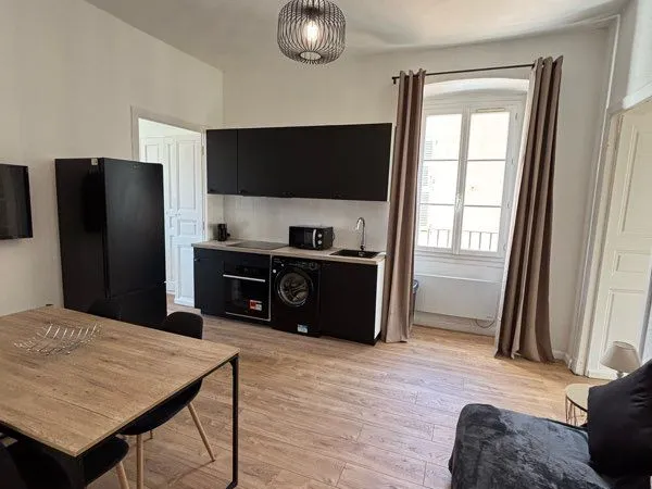 Location ou colocation annee scolaire magnifique et grand T3 refait à neuf récemment hyper centre co