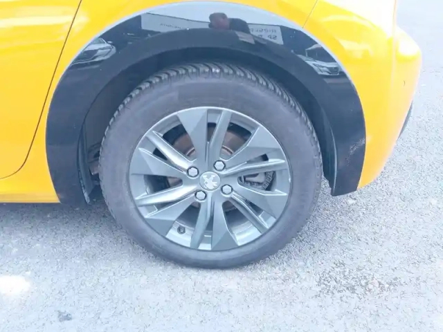 Peugeot 208 electrique 50 kwh 136ch — photo 39