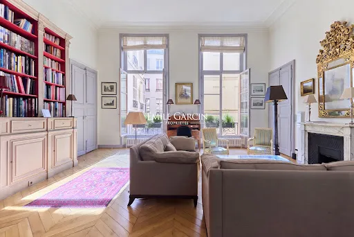 Appartement 4 pièces 148 m²