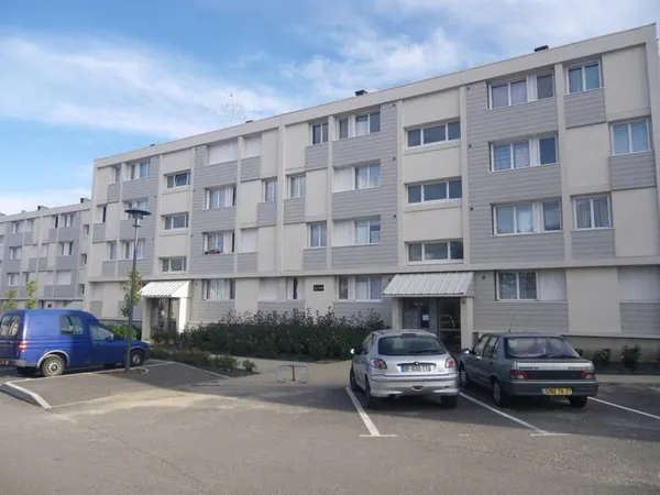 TILLIERES SUR AVRE - T4 de 70 m²